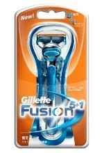 Bàn dao cạo râu Gillette Fusion 5+1 và lưỡi dao thay thế.