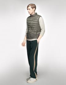 Áo phao lông vũ siêu nhẹ Uniqlo Gile cho nam, mẫu 2013